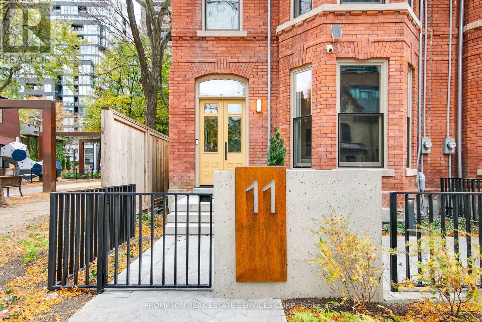 11 Gloucester Street, Toronto, Ontario  M4Y 1L8 - Photo 2 - C13671406