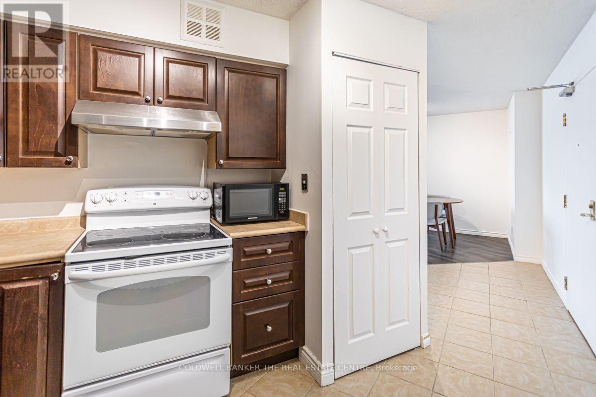 2708 - 260 Queens Quay W, Toronto, Ontario  M5J 2N3 - Photo 4 - C13671420