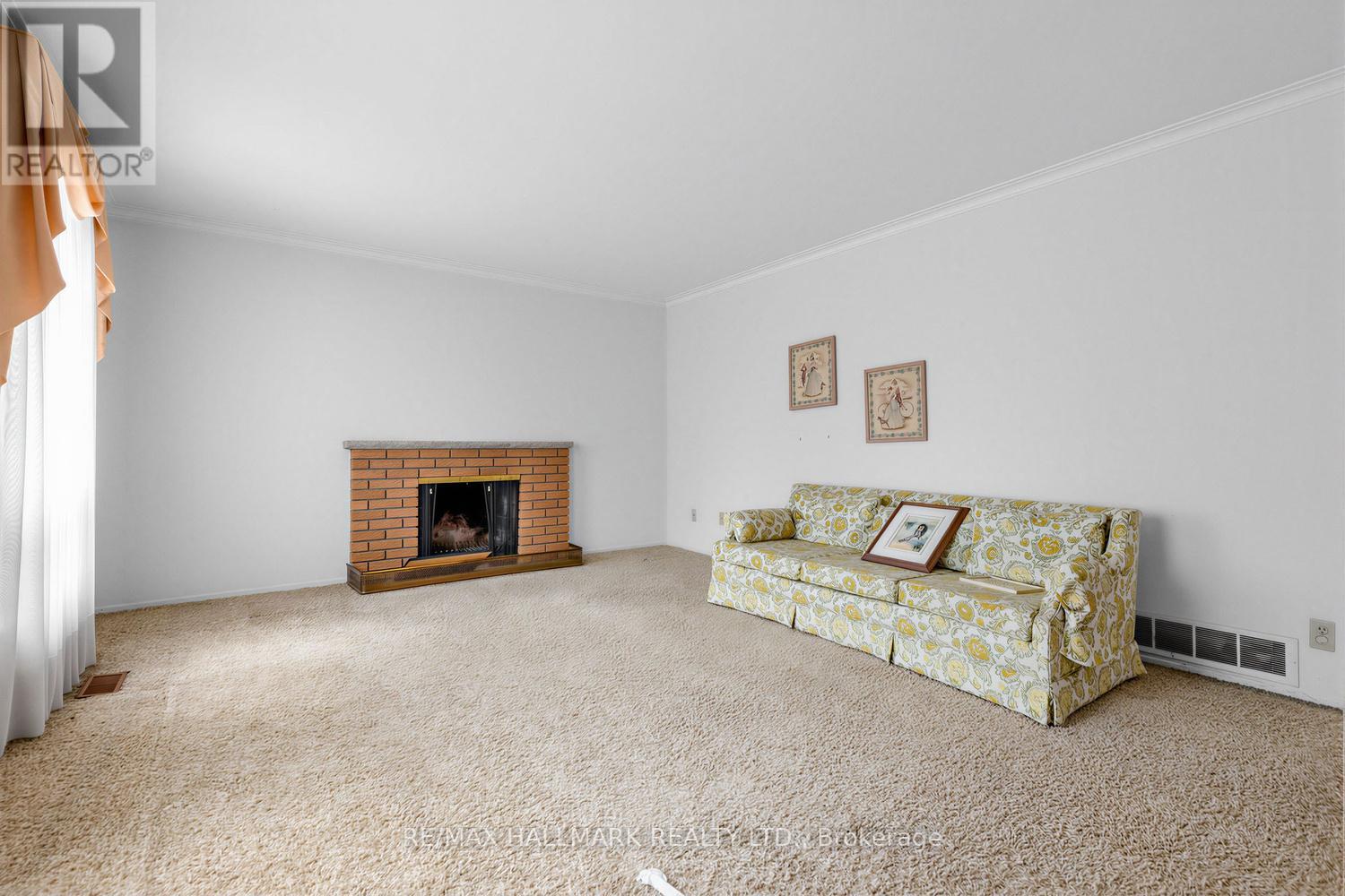 691 Conacher Drive, Toronto, Ontario  M2M 3N4 - Photo 5 - C13671458