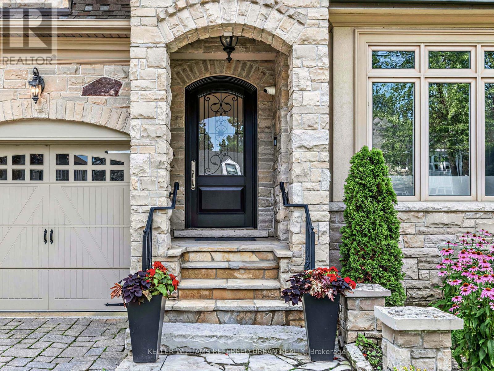 47 Lurgan Drive, Toronto, Ontario  M2R 1K7 - Photo 2 - C13671534
