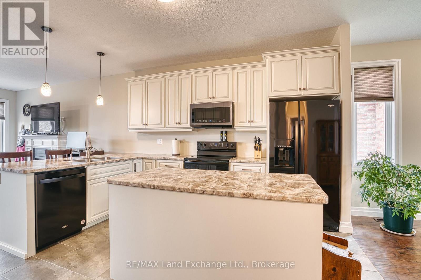 471 Devonshire Road, Saugeen Shores, Ontario  N0H 2C6 - Photo 11 - X13671376