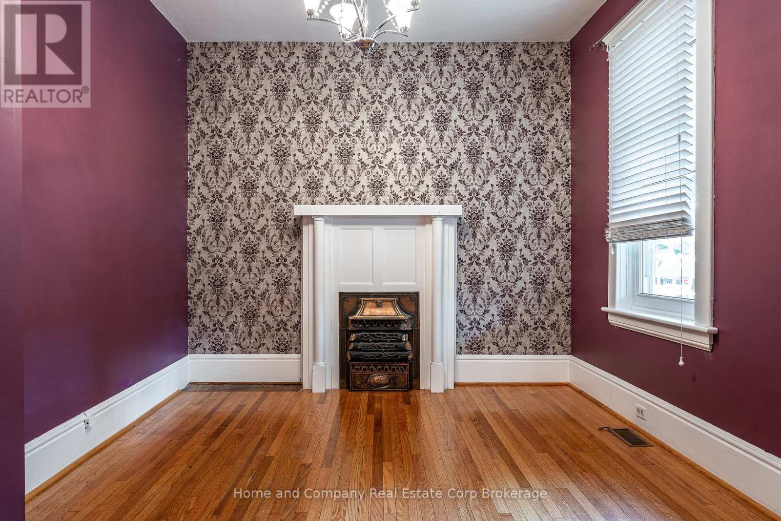 216 Douglas Street, Stratford, Ontario  N5A 5P9 - Photo 4 - X13671584