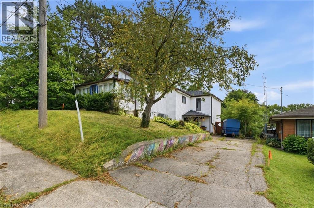 367 Nelson Street, Brantford, Ontario  N3S 4E6 - Photo 2 - 40852971