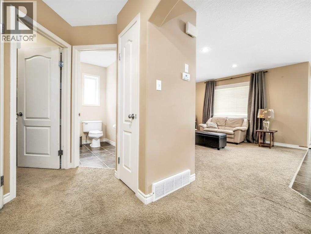 689 Blackfoot Terrace W, Lethbridge, Alberta  T1K 7Y6 - Photo 6 - A2307689