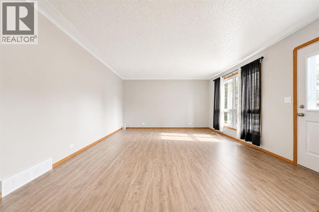 5716 53 Street, Taber, Alberta  T1G 1W5 - Photo 2 - A2312633