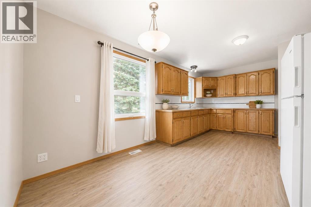5716 53 Street, Taber, Alberta  T1G 1W5 - Photo 3 - A2312633