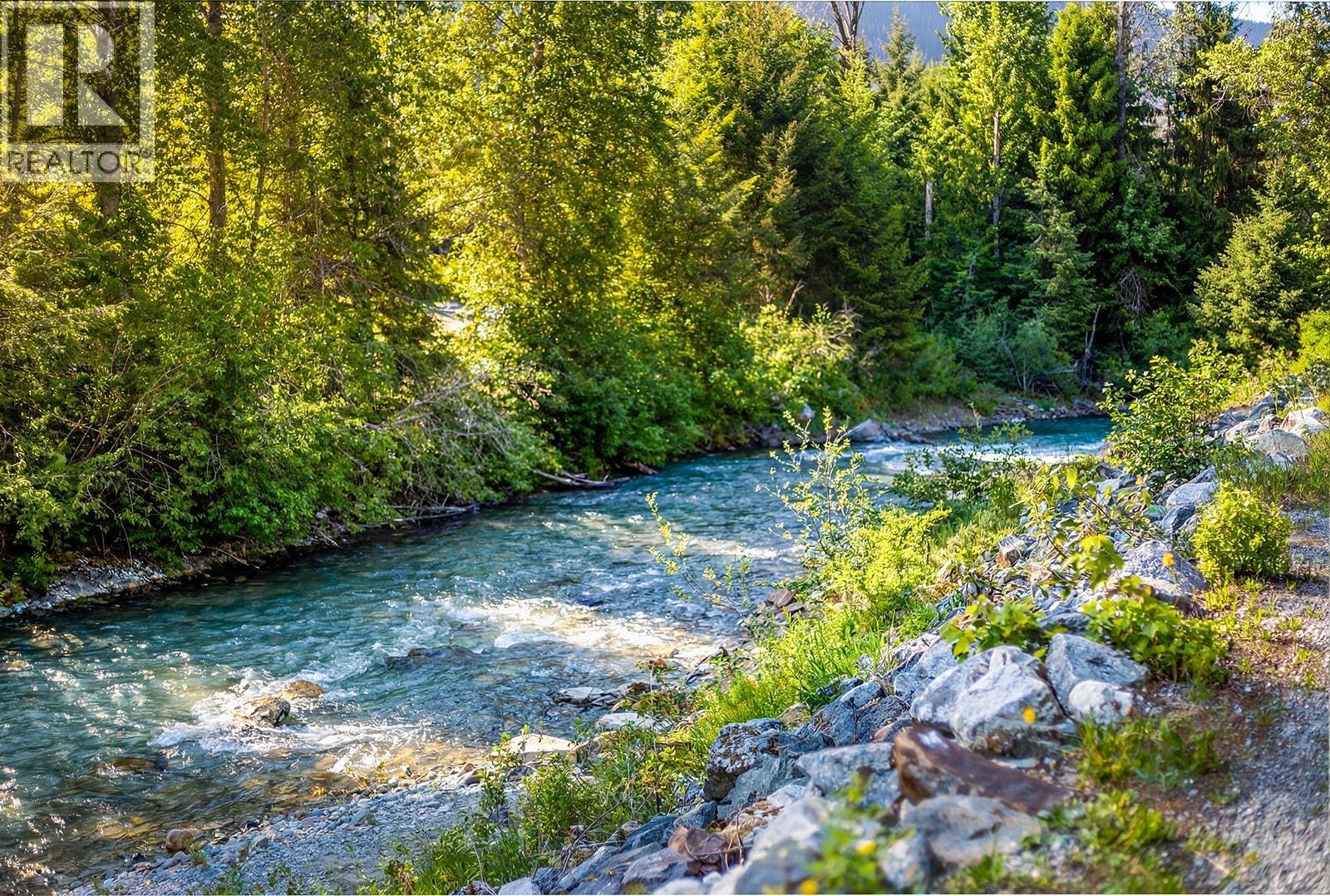 7231 N Fitzsimmons Road, Whistler, British Columbia  V8E 0E3 - Photo 3 - R3130715