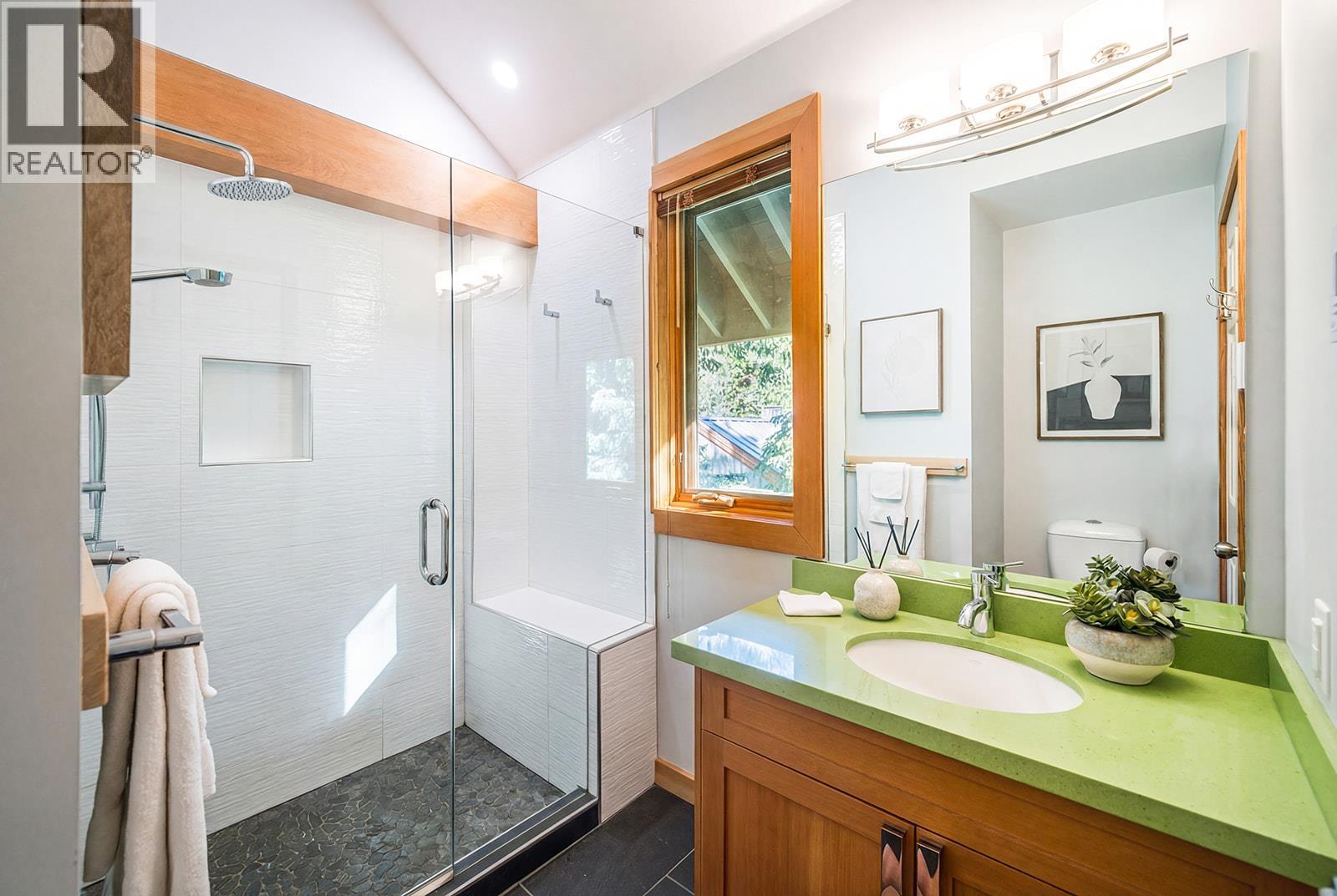 7231 N Fitzsimmons Road, Whistler, British Columbia  V8E 0E3 - Photo 17 - R3130715