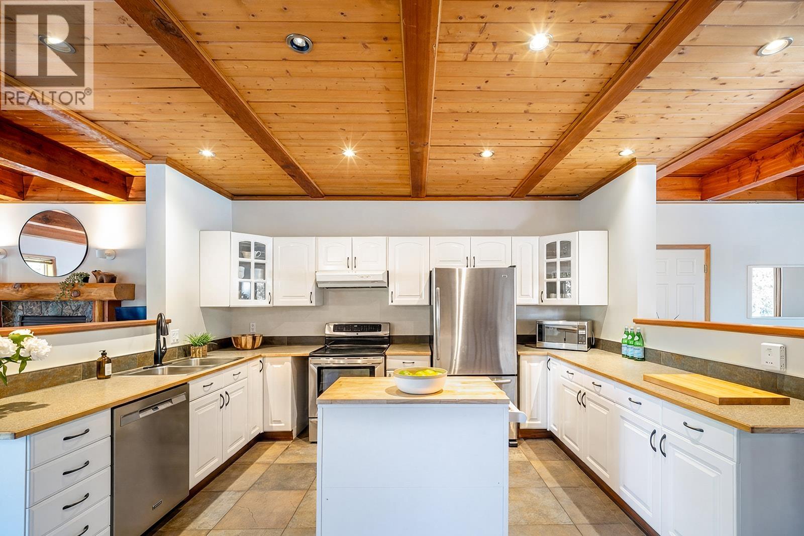 7231 N Fitzsimmons Road, Whistler, British Columbia  V8E 0E3 - Photo 8 - R3130715