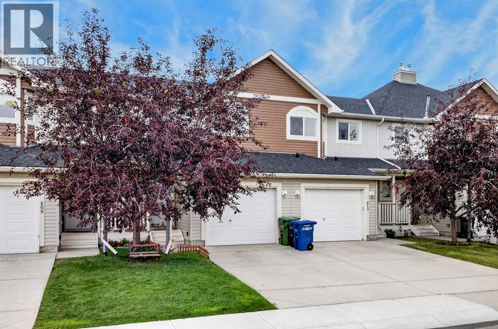 211 Bayside Point Sw, Airdrie, Alberta T4B 2X6 - Photo 3 - A2336052