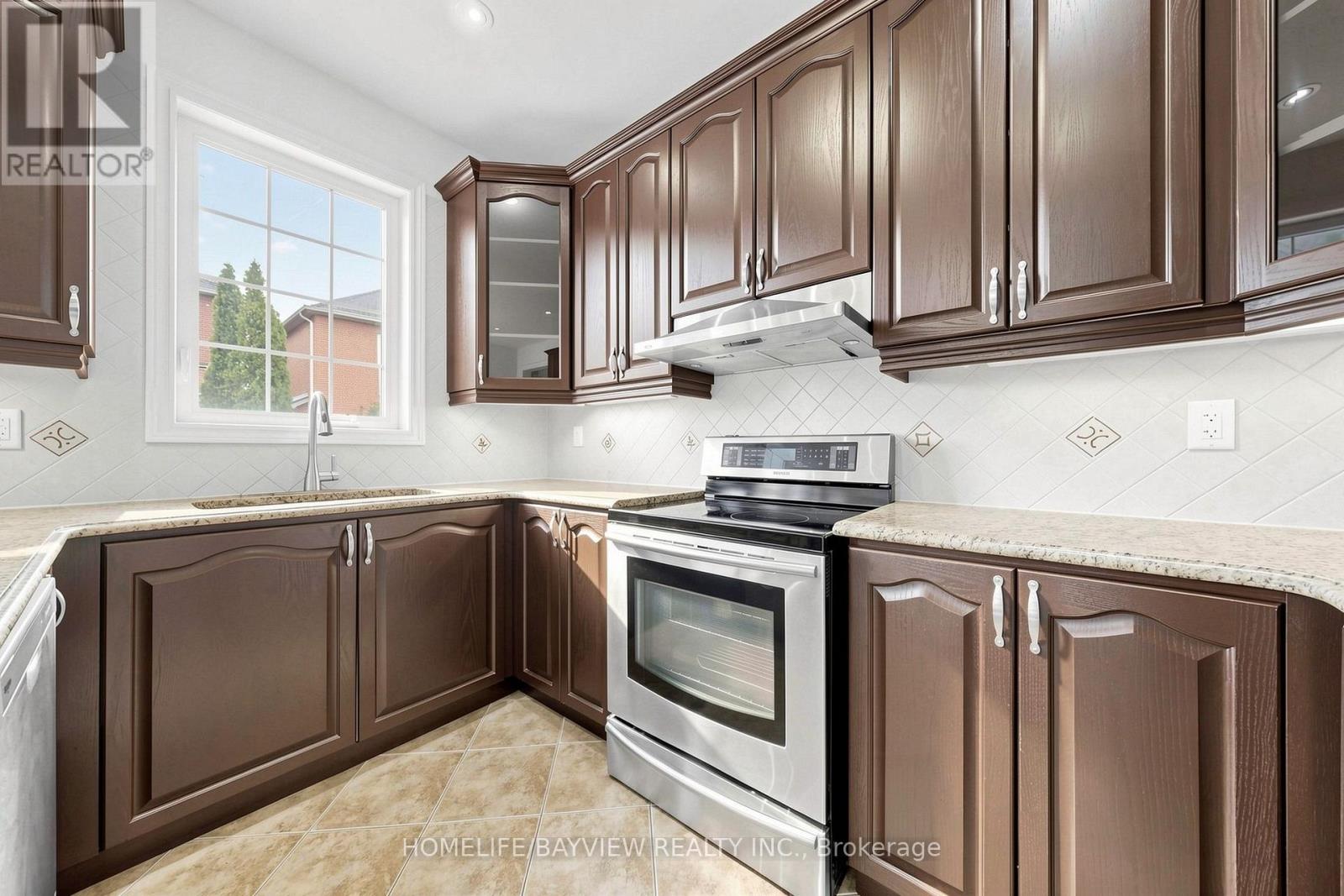3 Stoyell Drive, Richmond Hill, Ontario  L4E 0M6 - Photo 17 - N13671398