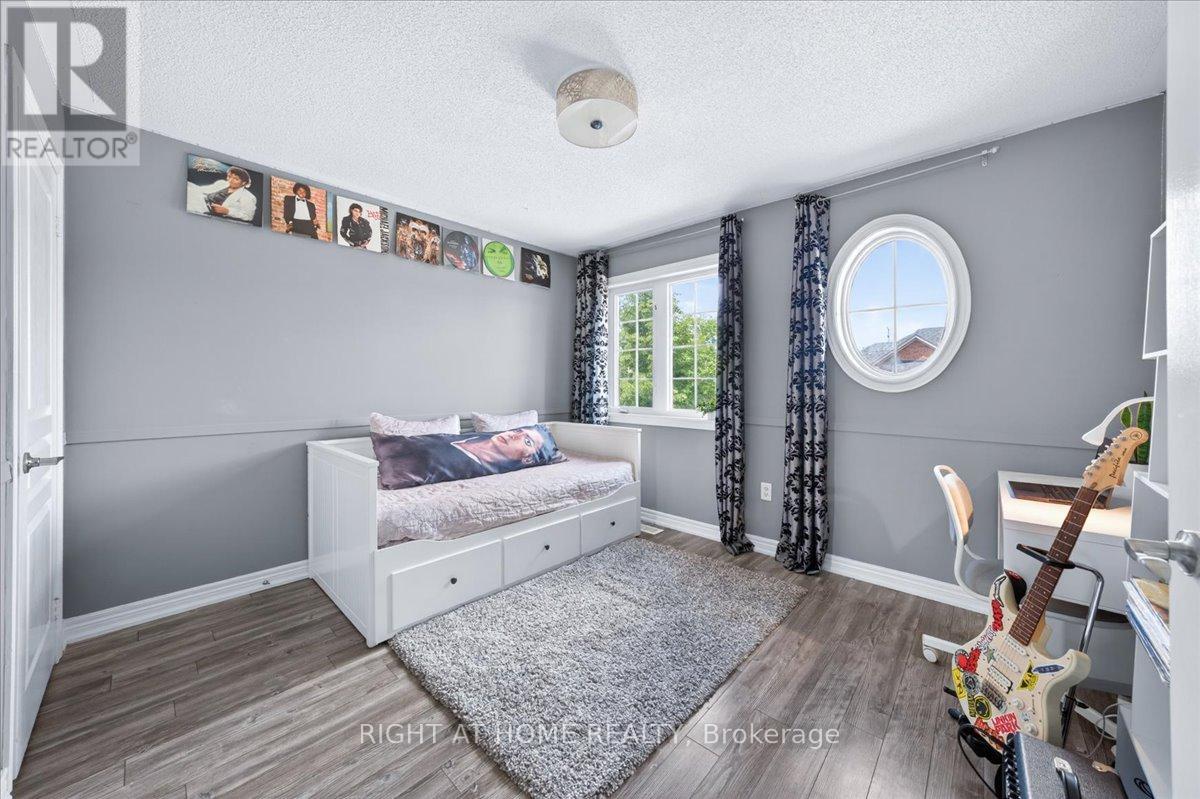25 Longwood Avenue, Richmond Hill, Ontario  L4E 4A5 - Photo 20 - N13671430