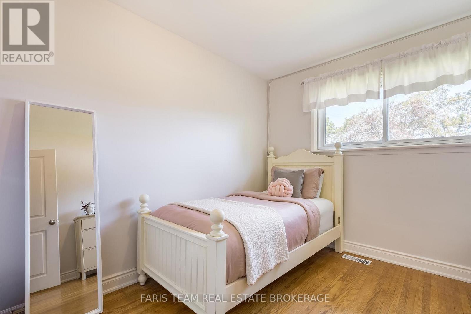 89 Steel Street, Barrie, Ontario  L4M 2G1 - Photo 14 - S13671322