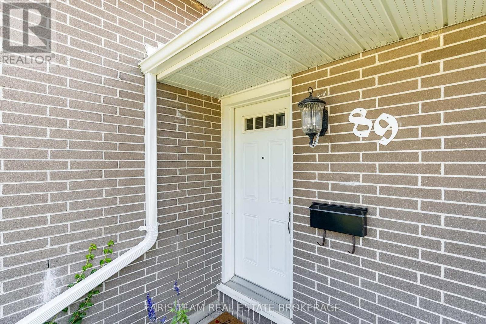 89 Steel Street, Barrie, Ontario  L4M 2G1 - Photo 3 - S13671322