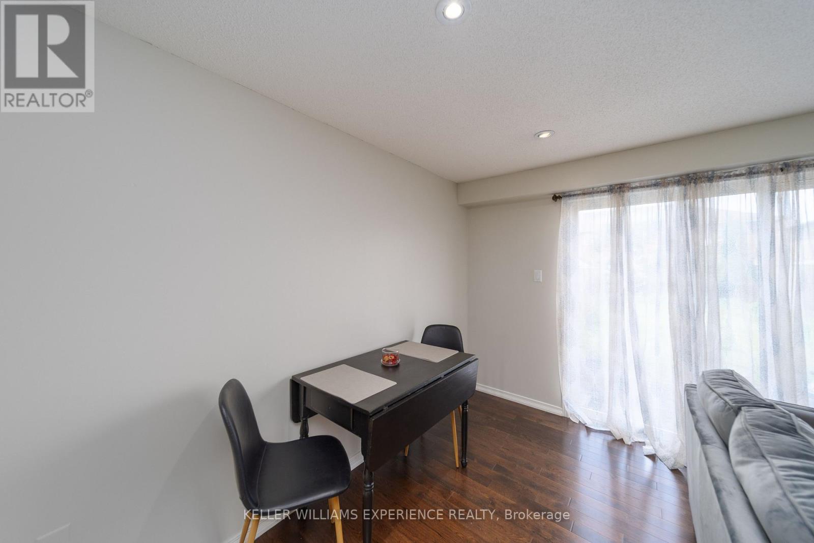 12 Monarchy Street, Barrie, Ontario  L4M 7K2 - Photo 9 - S13671358