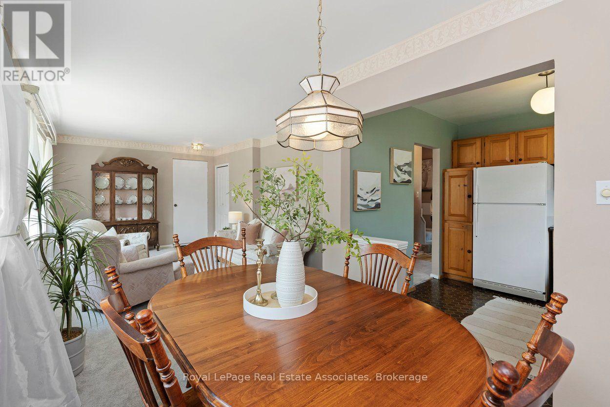 64 Mcintyre Crescent, Halton Hills, Ontario  L7G 1N3 - Photo 10 - W13671336