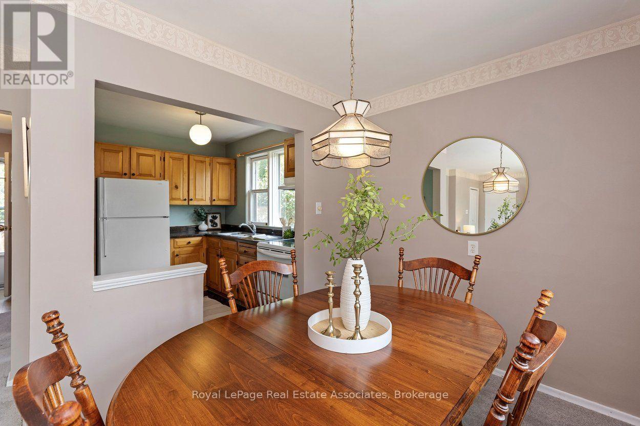64 Mcintyre Crescent, Halton Hills, Ontario  L7G 1N3 - Photo 11 - W13671336