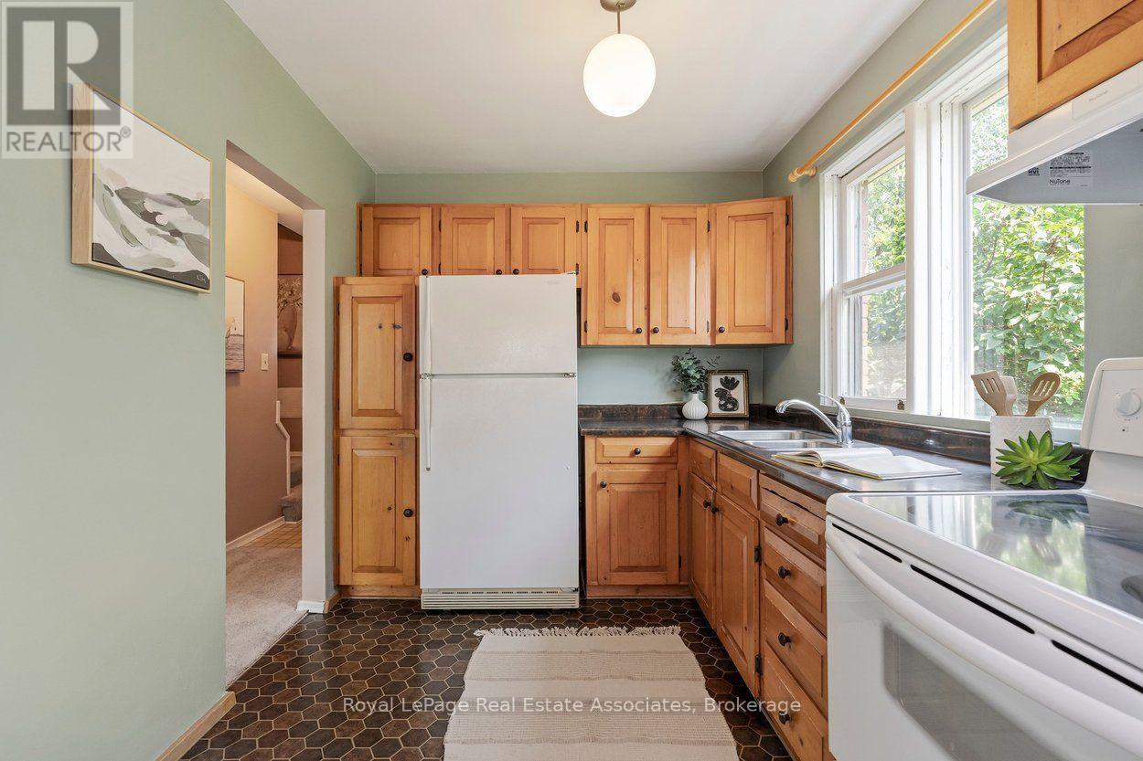 64 Mcintyre Crescent, Halton Hills, Ontario  L7G 1N3 - Photo 14 - W13671336