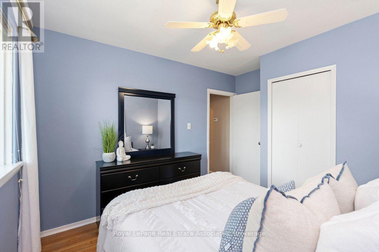 64 Mcintyre Crescent, Halton Hills, Ontario  L7G 1N3 - Photo 17 - W13671336