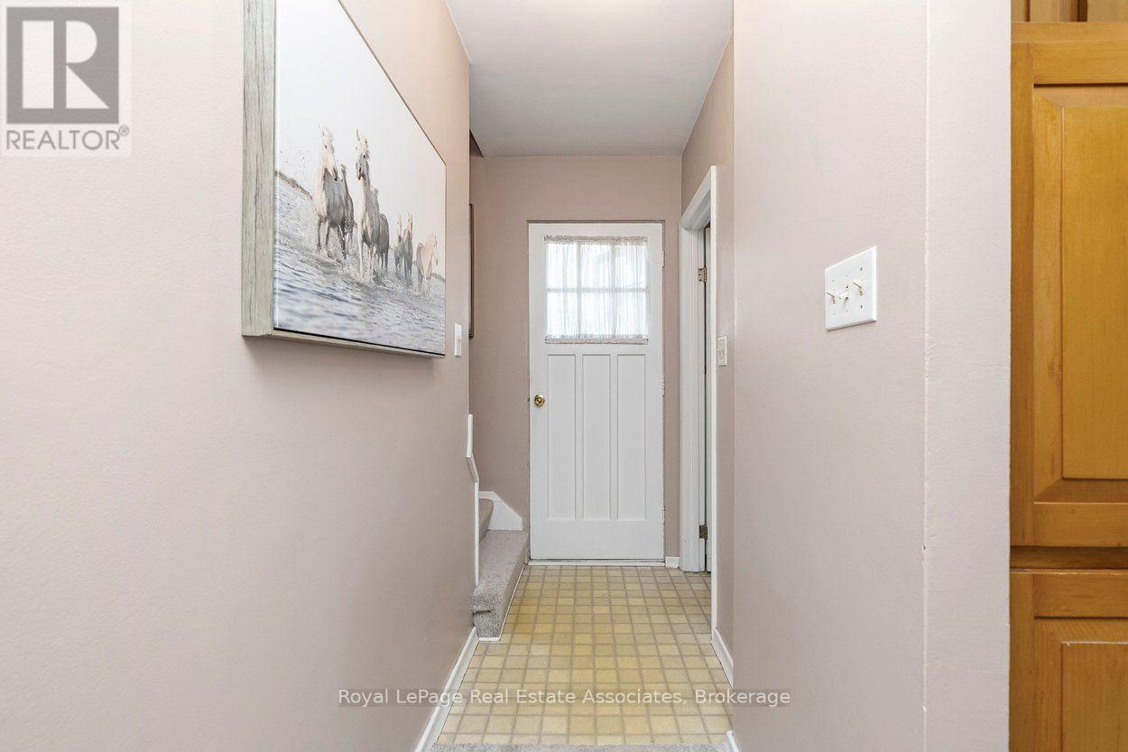 64 Mcintyre Crescent, Halton Hills, Ontario  L7G 1N3 - Photo 18 - W13671336