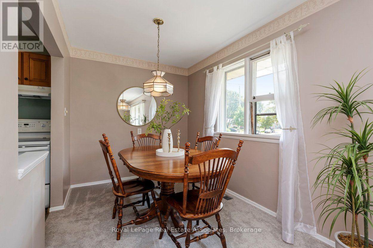 64 Mcintyre Crescent, Halton Hills, Ontario  L7G 1N3 - Photo 9 - W13671336