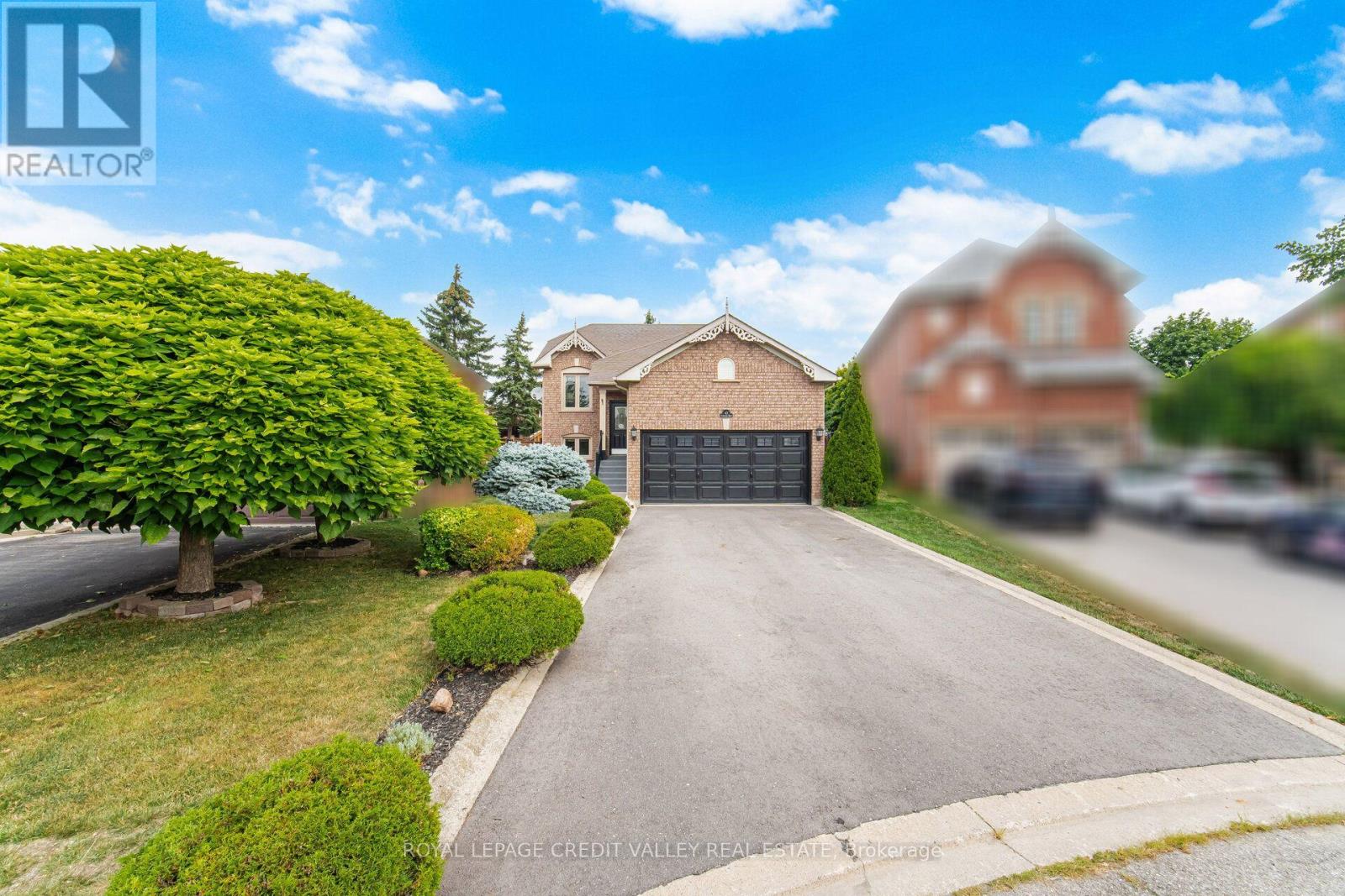 43 Flemington Drive E, Caledon, Ontario  L7C 1B7 - Photo 2 - W13671388