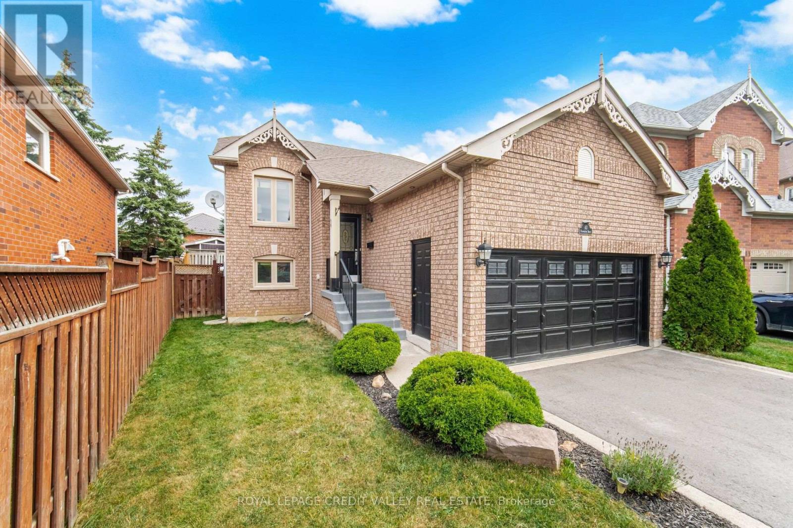 43 Flemington Drive E, Caledon, Ontario  L7C 1B7 - Photo 3 - W13671388