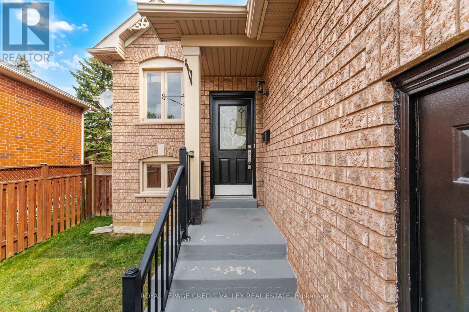 43 Flemington Drive E, Caledon, Ontario  L7C 1B7 - Photo 4 - W13671388