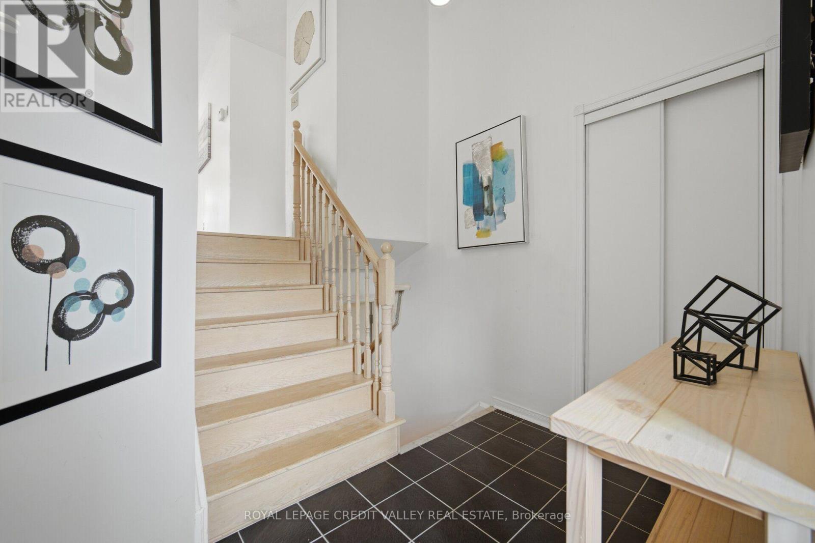 43 Flemington Drive E, Caledon, Ontario  L7C 1B7 - Photo 5 - W13671388