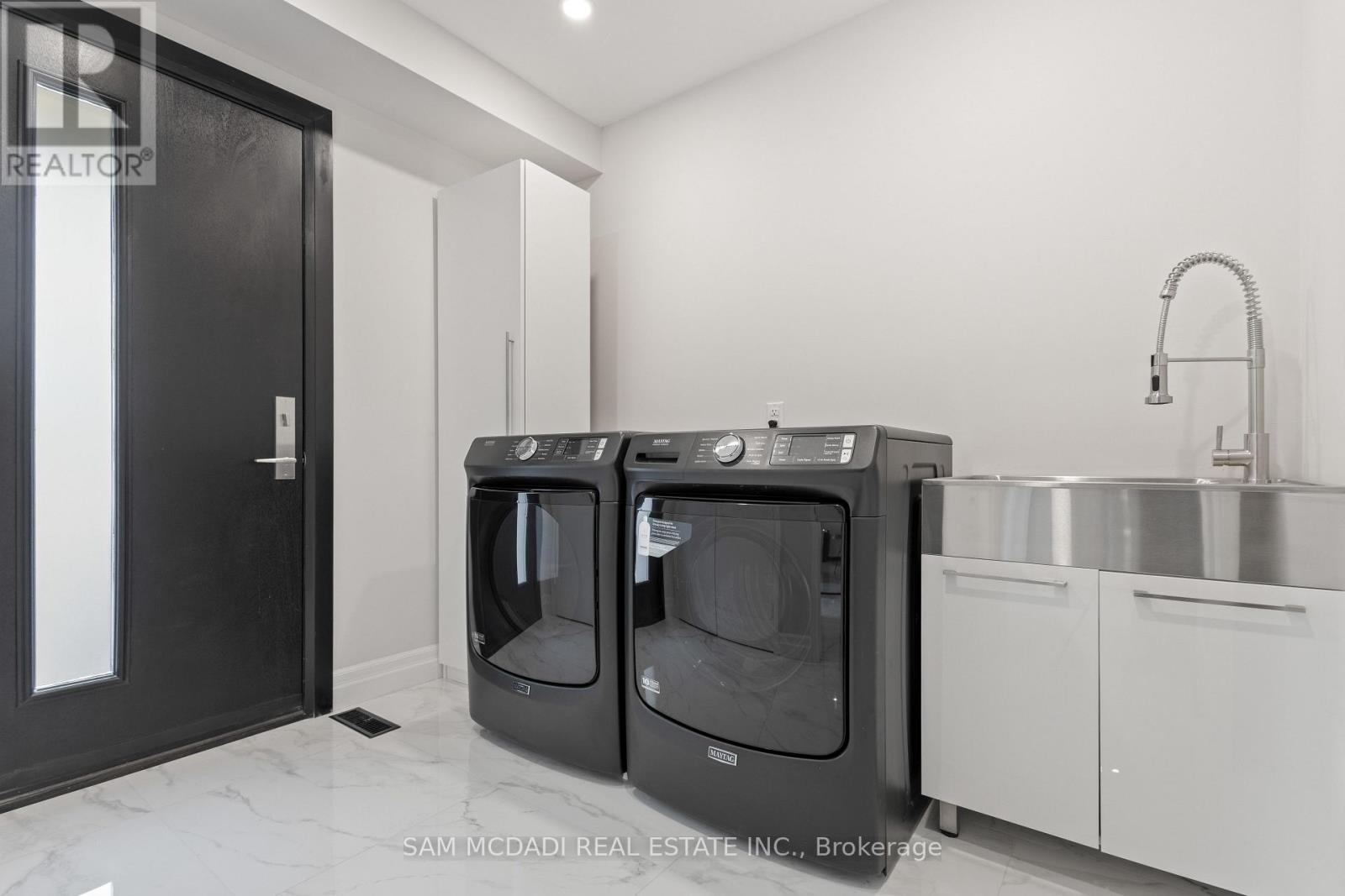 2535 Robin Drive, Mississauga, Ontario  L5K 2G2 - Photo 17 - W13671394