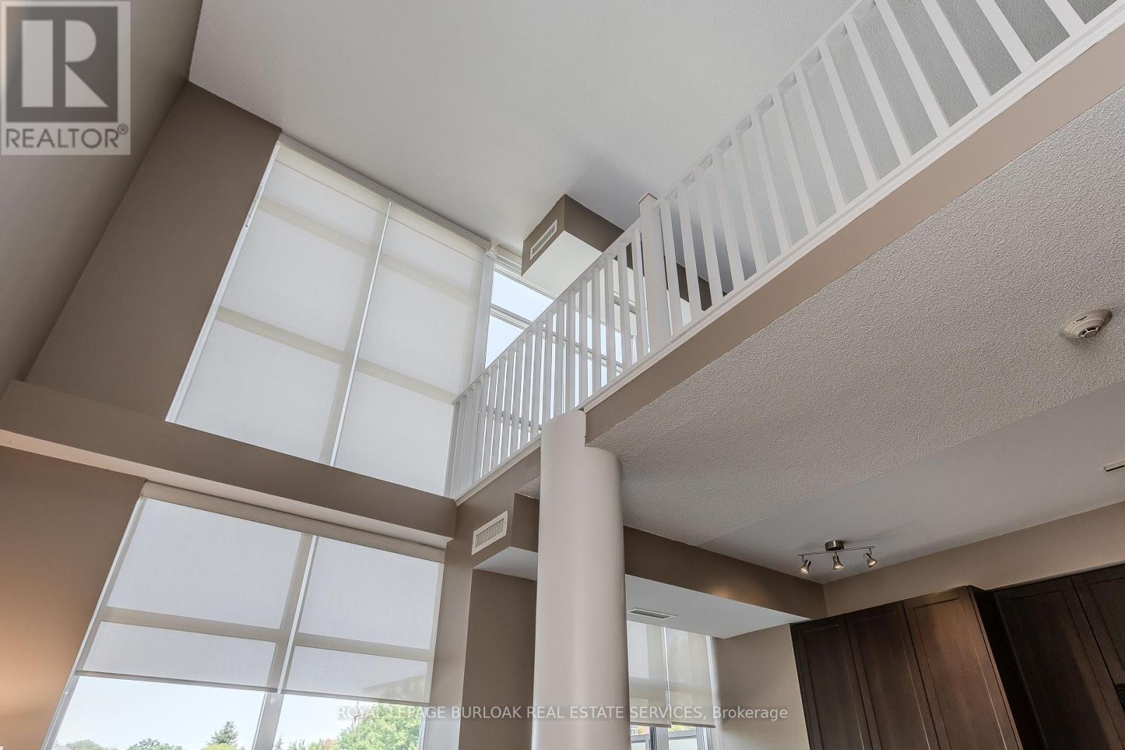 204 - 1940 Ironstone Drive, Burlington, Ontario  L7L 0E4 - Photo 10 - W13671414