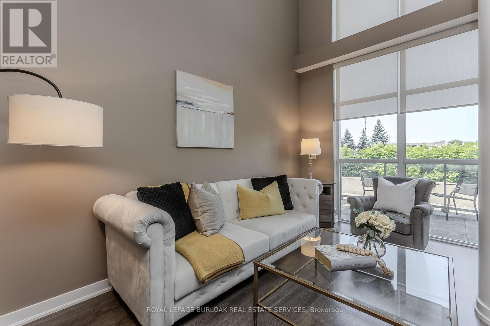 204 - 1940 Ironstone Drive, Burlington, Ontario  L7L 0E4 - Photo 8 - W13671414