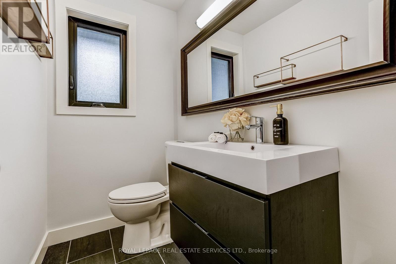 1116 Greenoaks Drive, Mississauga, Ontario  L5J 3A2 - Photo 15 - W13671492