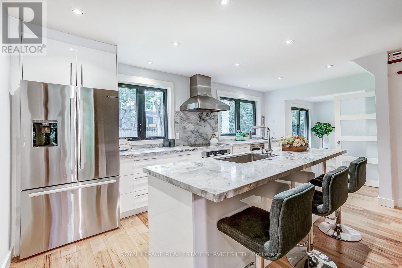 1116 Greenoaks Drive, Mississauga, Ontario  L5J 3A2 - Photo 7 - W13671492