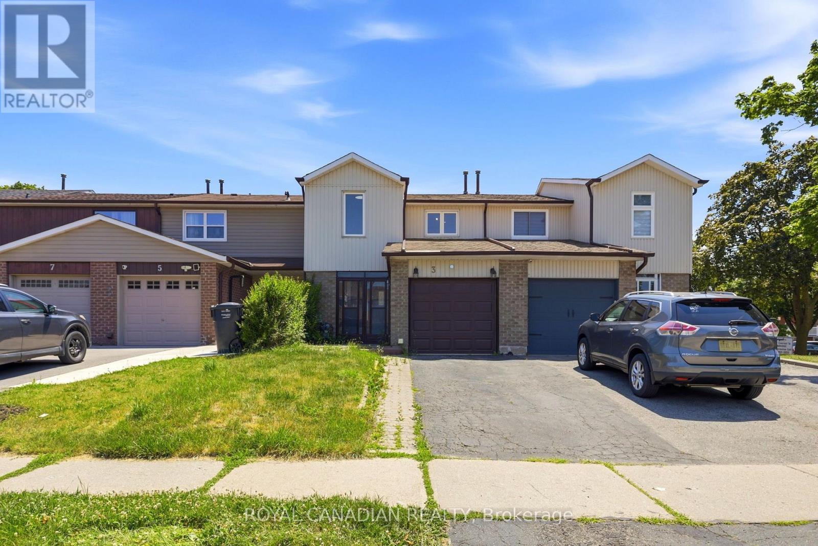 3 Gilmore Drive, Brampton, Ontario  L6V 3K3 - Photo 2 - W13671514