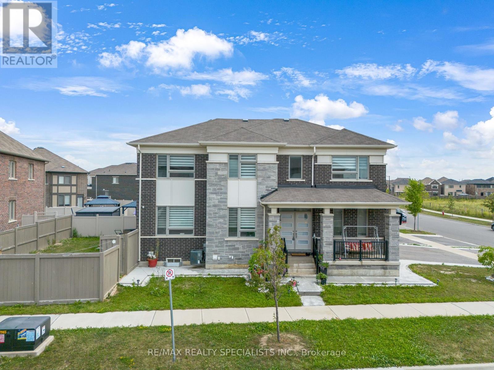 1 Boothill Drive, Brampton, Ontario  L7A 5E5 - Photo 2 - W13671538
