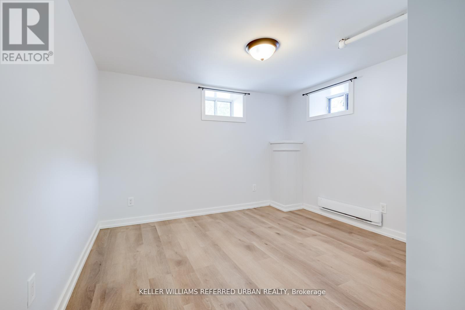 Lower - 2556 Lake Shore Boulevard W, Toronto, Ontario M8V 1G1 - Photo 15 - W13671550