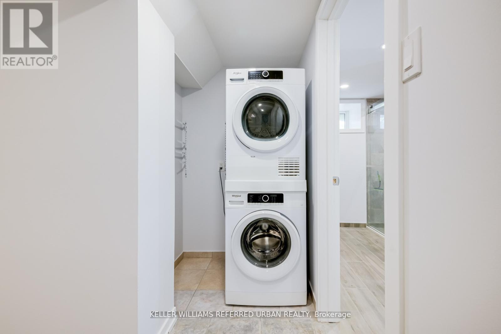 Lower - 2556 Lake Shore Boulevard W, Toronto, Ontario M8V 1G1 - Photo 25 - W13671550