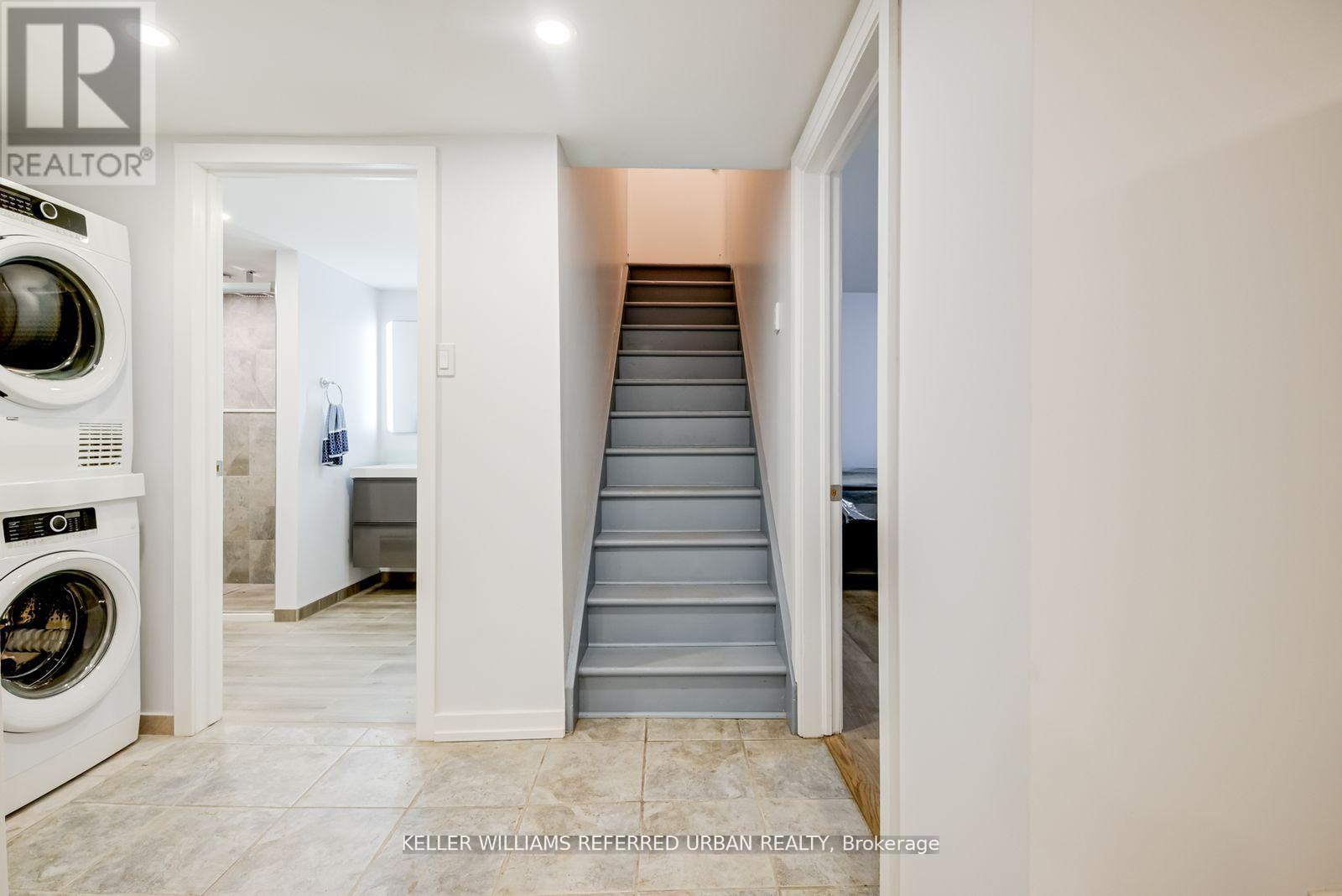 Lower - 2556 Lake Shore Boulevard W, Toronto, Ontario M8V 1G1 - Photo 4 - W13671550