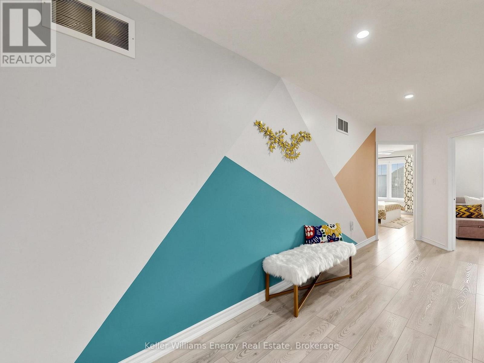 16 Donlevy Crescent, Whitby, Ontario L1R 0B8 - Photo 19 - E13670860