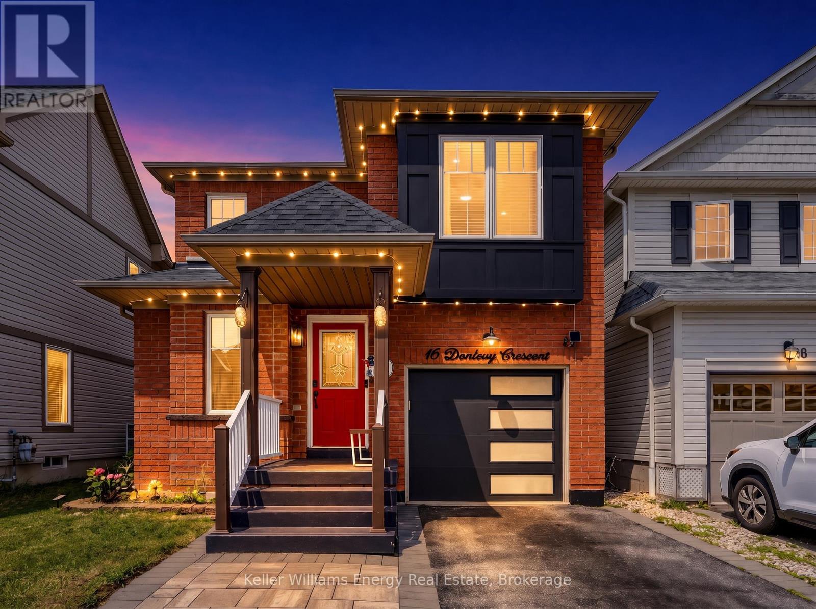 16 Donlevy Crescent, Whitby, Ontario L1R 0B8 - Photo 4 - E13670860