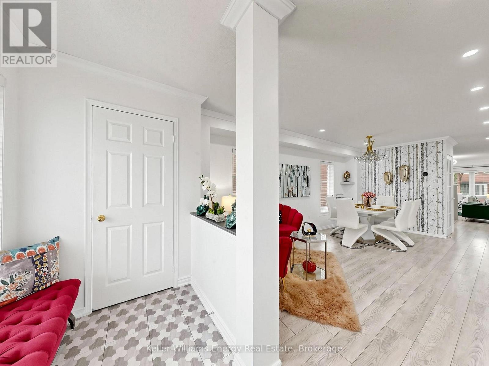 16 Donlevy Crescent, Whitby, Ontario L1R 0B8 - Photo 6 - E13670860