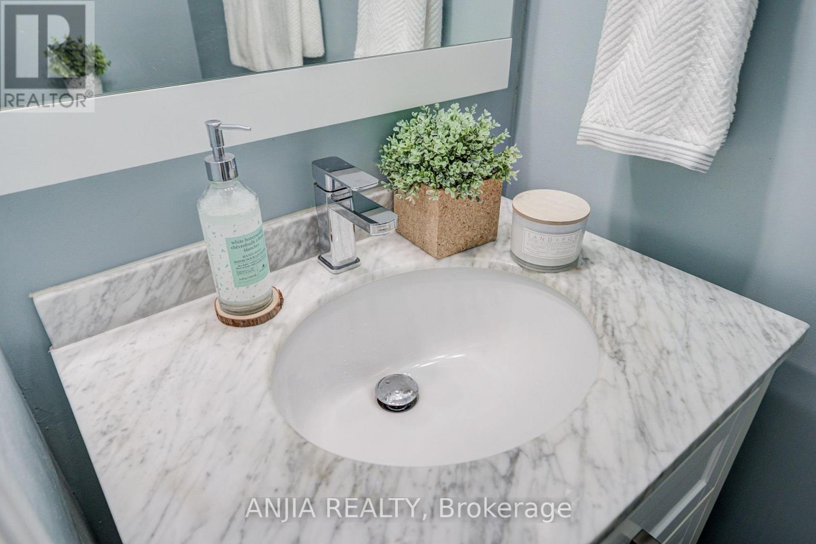 369 Mullen Drive, Vaughan, Ontario L4J 2T8 - Photo 13 - N13671618