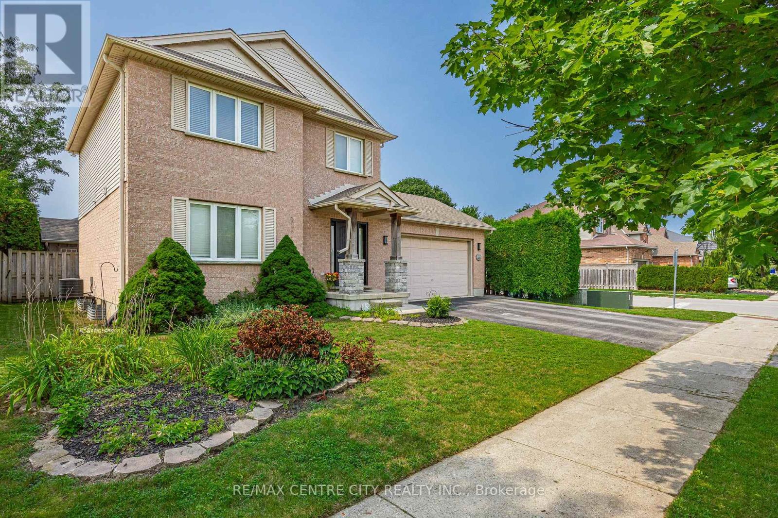 43 Meredith Drive, Middlesex Centre, Ontario  N0M 2A0 - Photo 2 - X13671578