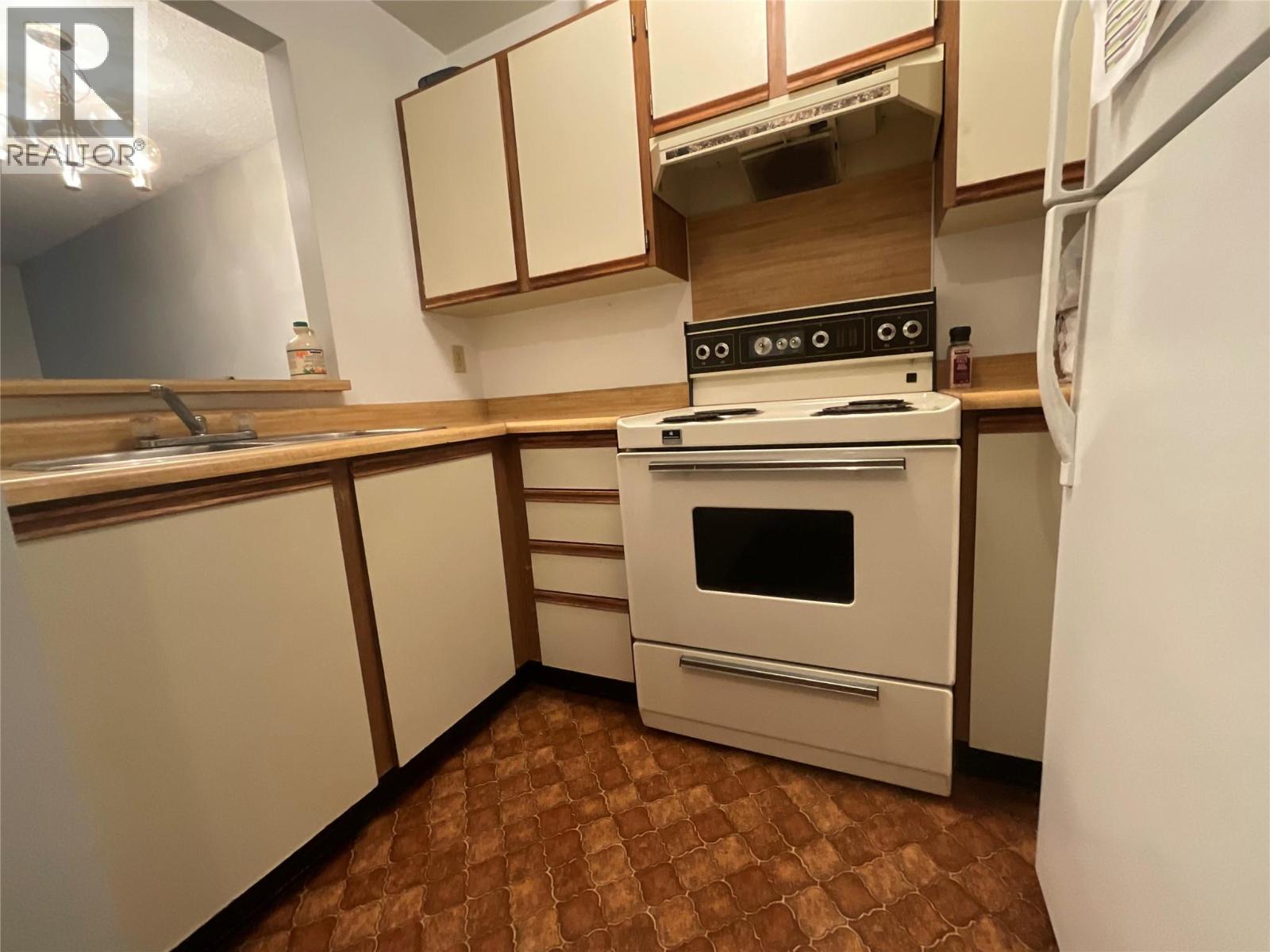 195 Chamberlain Crescent Unit# 202, Tumbler Ridge, British Columbia  V0C 2W0 - Photo 2 - 10357915