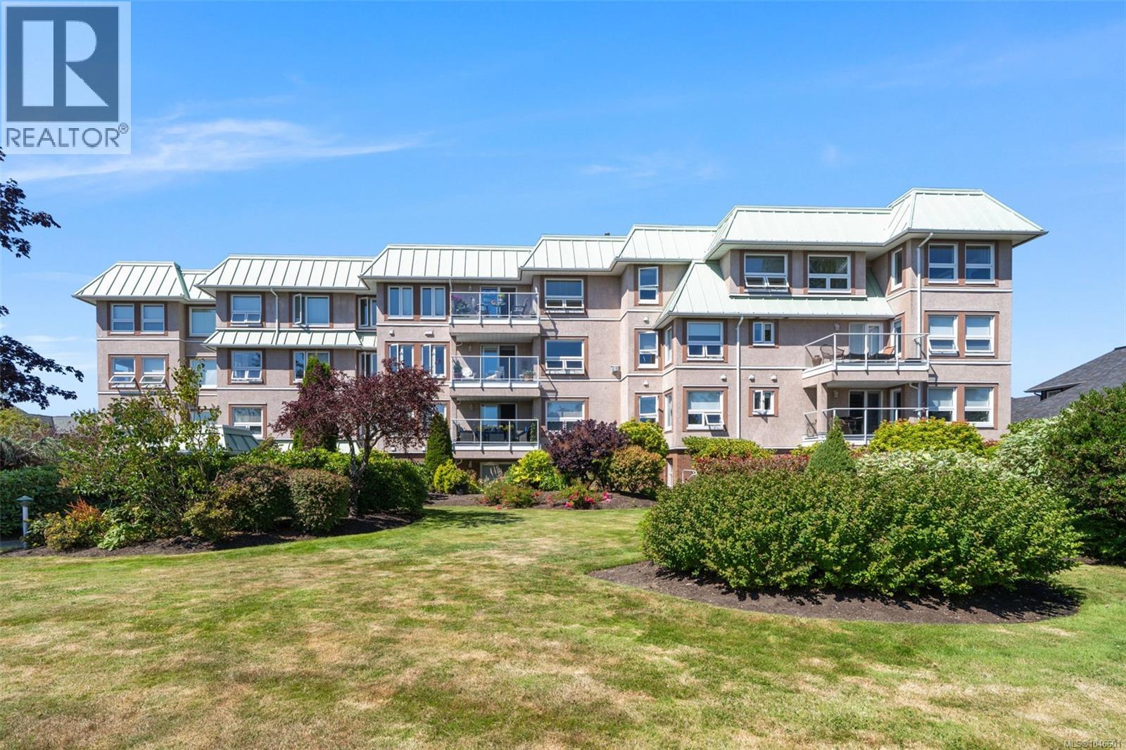 310 9650 First St, Sidney, British Columbia