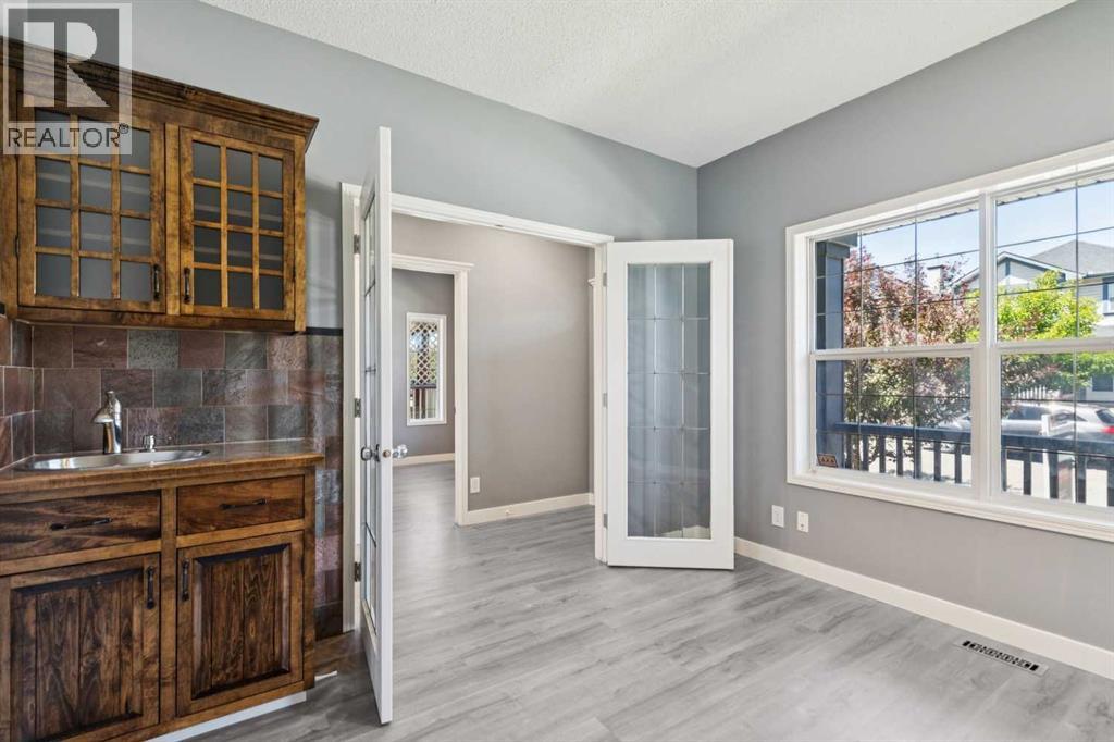 137 Prestwick Mews Se, Calgary, Alberta  T2Z 3X6 - Photo 6 - A2320334