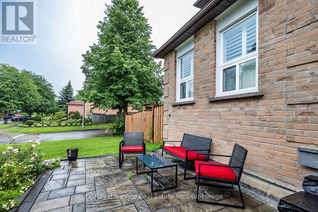 61 Adams Drive, Ajax, Ontario  L1S 5V2 - Photo 3 - E13671620