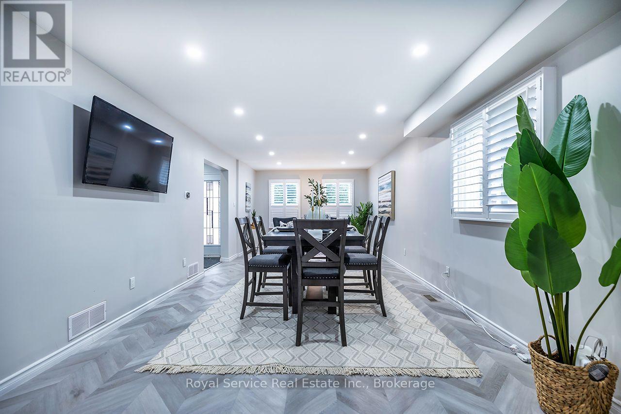 61 Adams Drive, Ajax, Ontario  L1S 5V2 - Photo 7 - E13671620