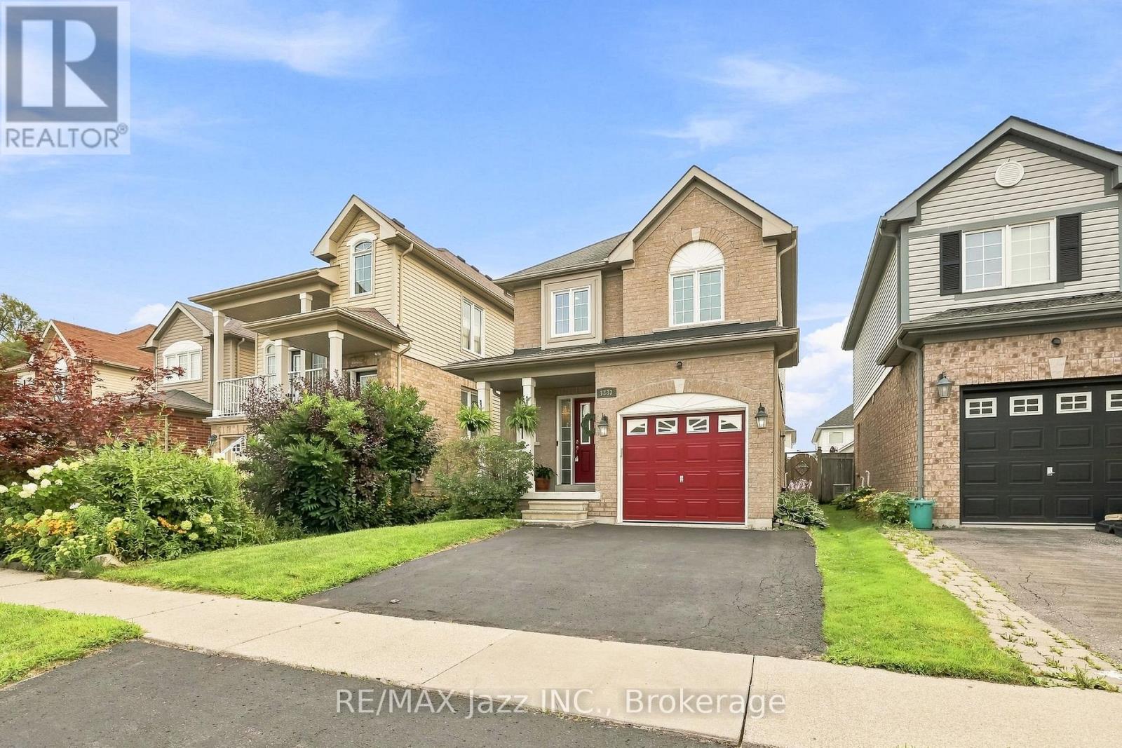 1333 Wadebridge Crescent, Oshawa, Ontario  L1K 3B2 - Photo 3 - E13671720